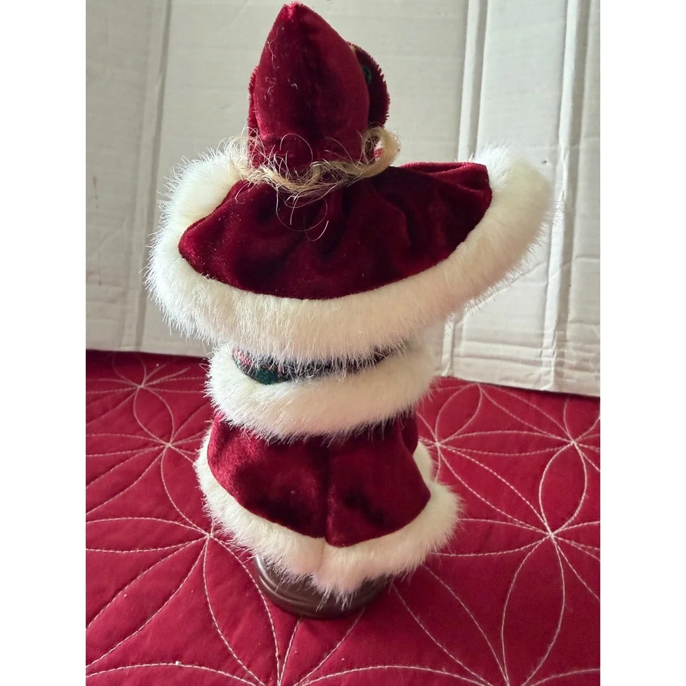 Vintage Christmas Caroler Figurine Burgundy Velvet Faux Fur Victorian 8.5